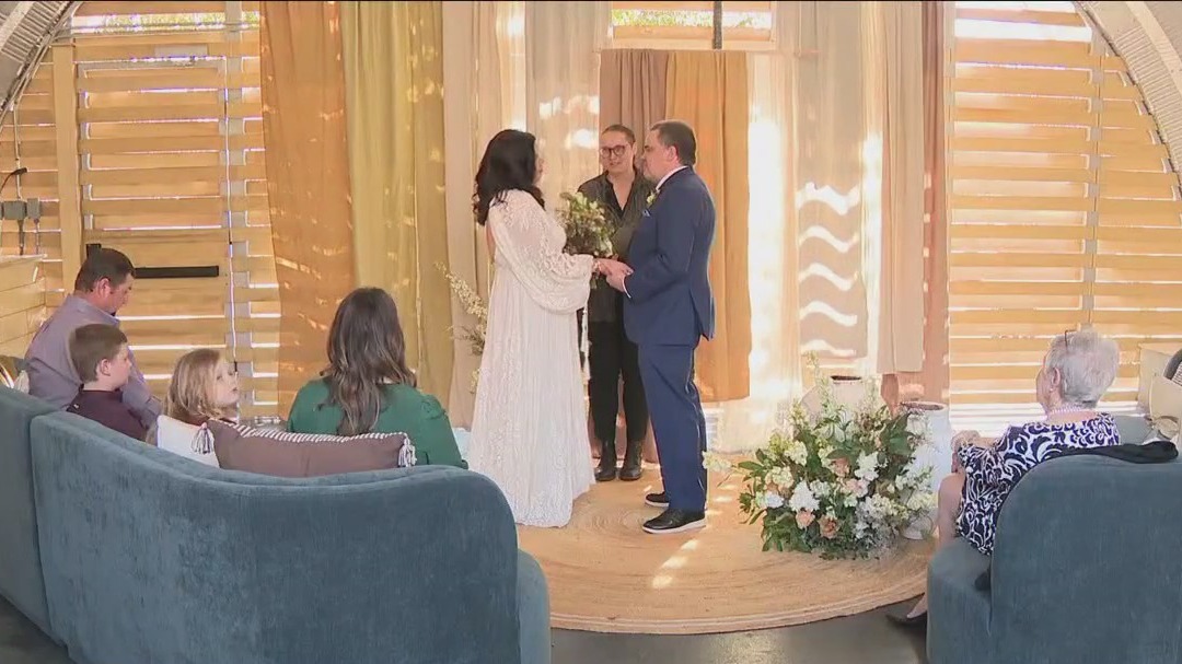 Six Austin couples say 'I do' in annual Free Love event on Valentine's Day